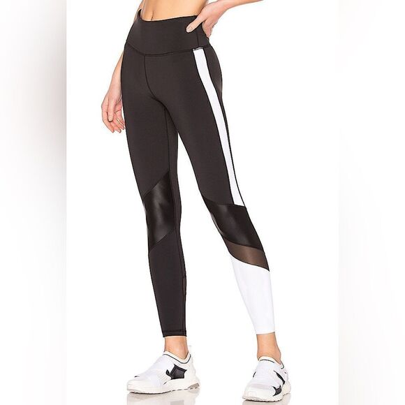 EUC Alala Freestyle Legging in Black & White Size XS - Picture 1 of 10